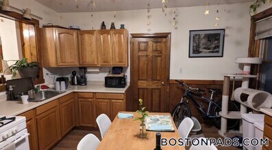 4 Garden Ct St in Boston, MA - Building Photo - Building Photo
