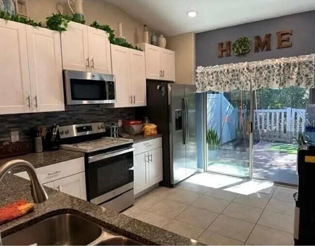 13336 Crest Lake Dr in Hudson, FL - Building Photo - Building Photo