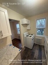 221 N 4th St in Hoopeston, IL - Building Photo - Building Photo