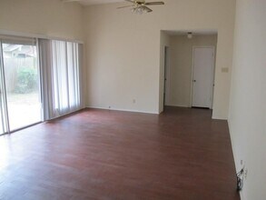 8111 Ceberry Dr in Austin, TX - Building Photo - Building Photo