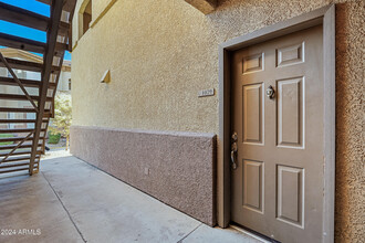 2134 E Broadway Rd in Tempe, AZ - Foto de edificio - Building Photo