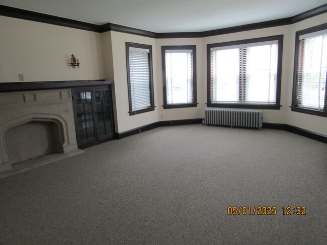 7730 S Michigan Ave, Unit 1st Floor in Chicago, IL - Building Photo - Building Photo