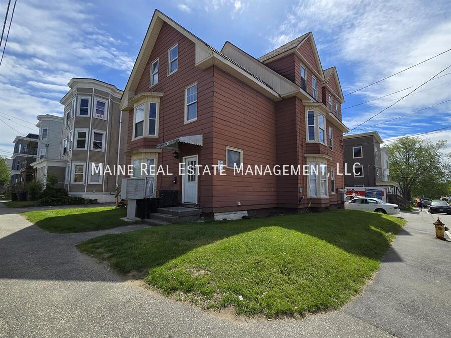 179 Pine St in Lewiston, ME - Building Photo