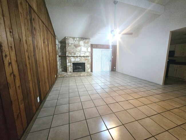 11822 Queenspoint Dr in San Antonio, TX - Building Photo - Building Photo