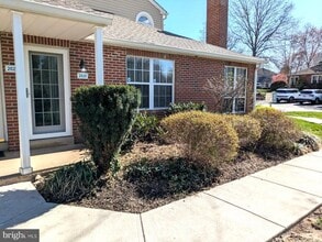 2020 Beacon Hill Dr in Southampton, PA - Building Photo - Building Photo
