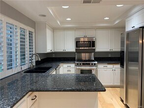 5201 Thorn Tree Ln in Irvine, CA - Building Photo - Building Photo