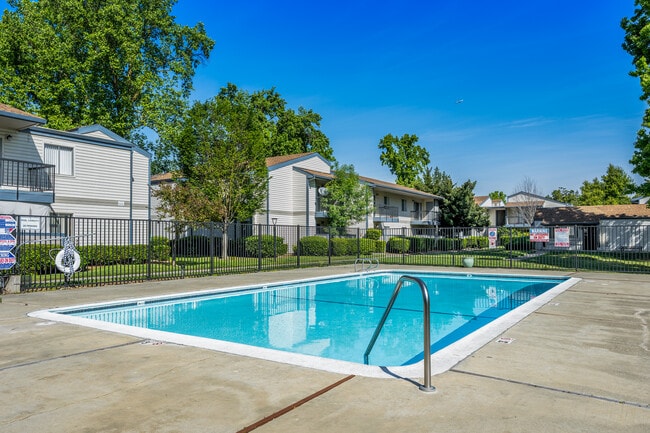 Rivercourt Apartments