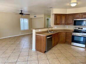 4301 E Graythorn Ave in Phoenix, AZ - Building Photo - Building Photo