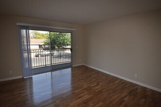 6401 Riverton Ave in Los Angeles, CA - Building Photo - Building Photo