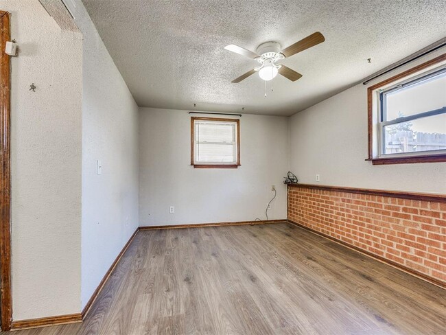 3637 Firethorn Dr in Del City, OK - Building Photo - Building Photo