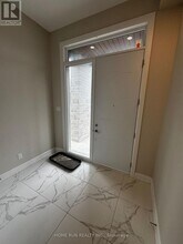 902 Pinecrest Rd in Ottawa, ON - Building Photo - Building Photo