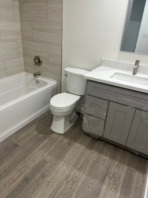 property at 2019 E Colgate Dr