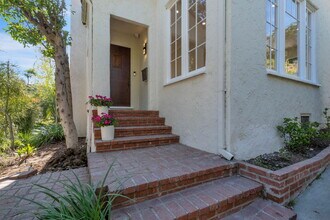 1933 Comstock Ave in Los Angeles, CA - Foto de edificio - Building Photo