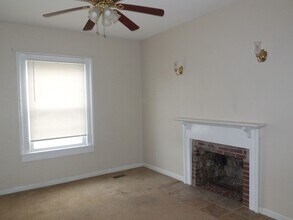 311 W Schuetz St in Lebanon, IL - Building Photo - Building Photo