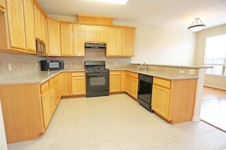 12506 N Ashford Villa Ln in Houston, TX - Building Photo - Building Photo