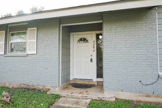 6286 Cedar Valley Dr in San Antonio, TX - Building Photo - Building Photo