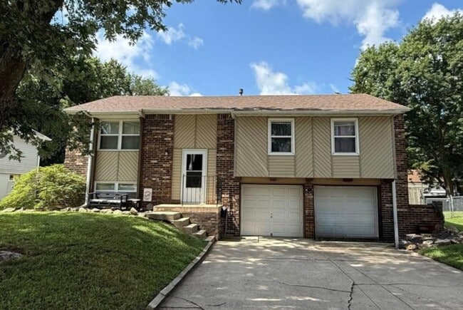 property at 1512 N Blue Mills Rd