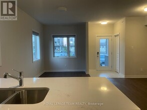 914 Lillian Freiman Private in Ottawa, ON - Building Photo - Building Photo