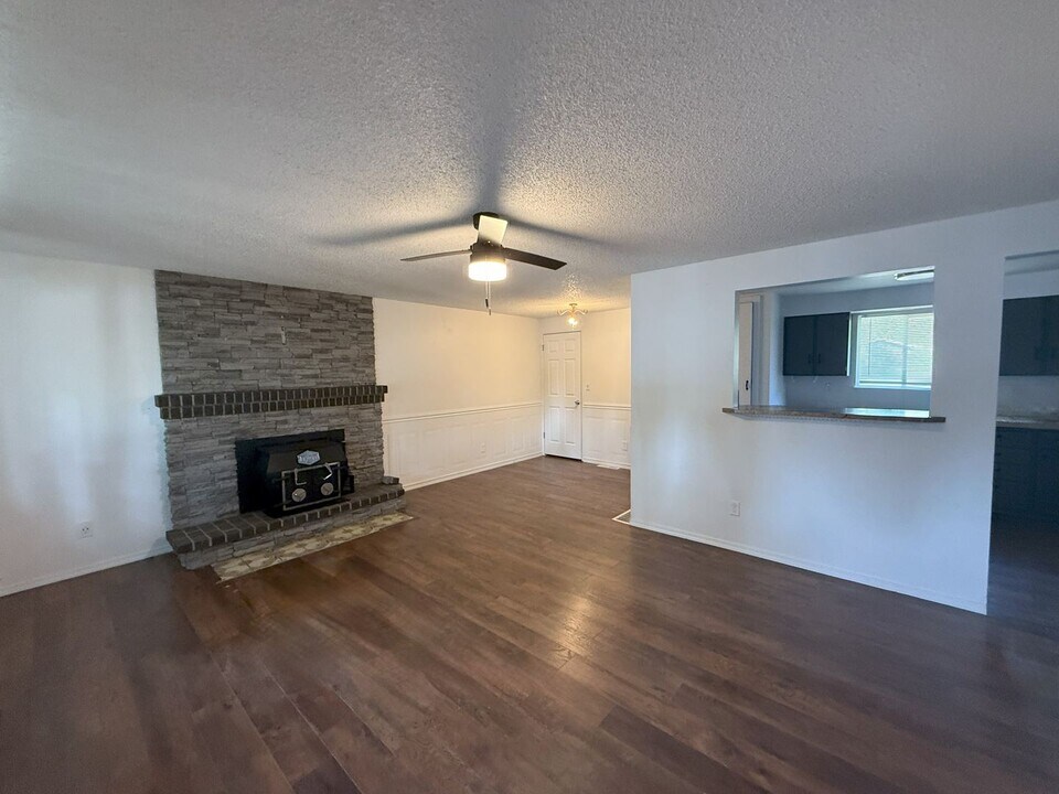 1524 N Vista Rd in Spokane Valley, WA - Building Photo