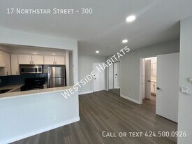 17 Northstar St in Marina Del Rey, CA - Building Photo