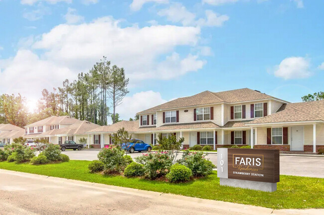 Faris Residences Strawberry Station in Moncks Corner, SC - Foto de edificio - Building Photo