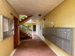 7840 Camino Real in Miami, FL - Building Photo - Building Photo