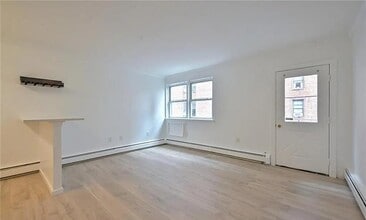 2362 E 13th St in Brooklyn, NY - Building Photo - Building Photo