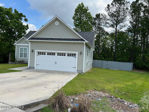 105 Ginko Ct in Jacksonville, NC - Building Photo - Building Photo