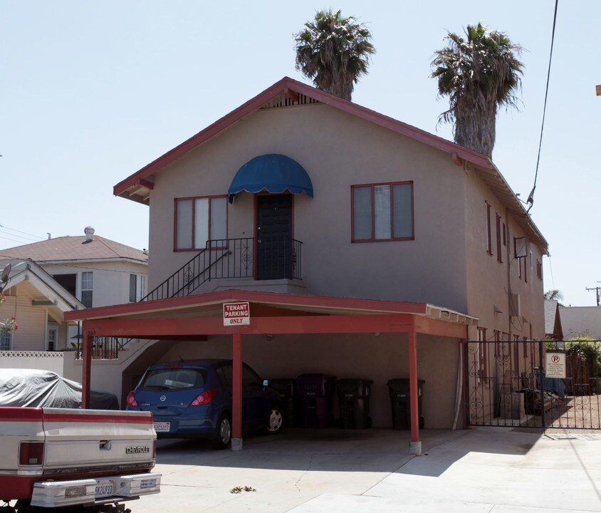 353 Hermosa Ave in Long Beach, CA - Building Photo