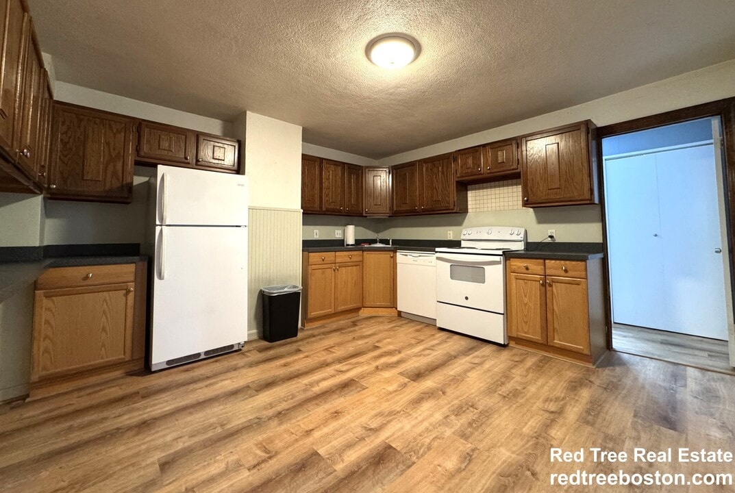 115 Eutaw St, Unit 19 in Boston, MA - Building Photo