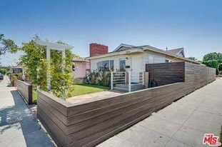 4098 West 137th Street in Hawthorne, CA - Building Photo