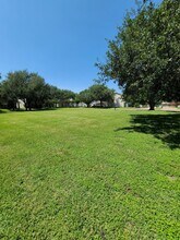 15835 W Park Ct in Houston, TX - Building Photo - Building Photo
