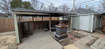 307 W 17th St in Hays, KS - Building Photo - Building Photo