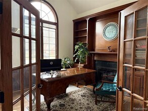 23170 Inverness Ct in Novi, MI - Foto de edificio - Building Photo