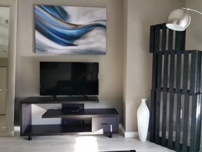 410-1060 Alberni St in Vancouver, BC - Building Photo - Building Photo