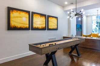 Century Medical District in Dallas, TX - Foto de edificio - Interior Photo