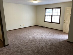 2040 Pineview Dr in Spartanburg, SC - Building Photo - Building Photo