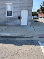 2900 S Quinn St, Unit 1F in Chicago, IL - Building Photo