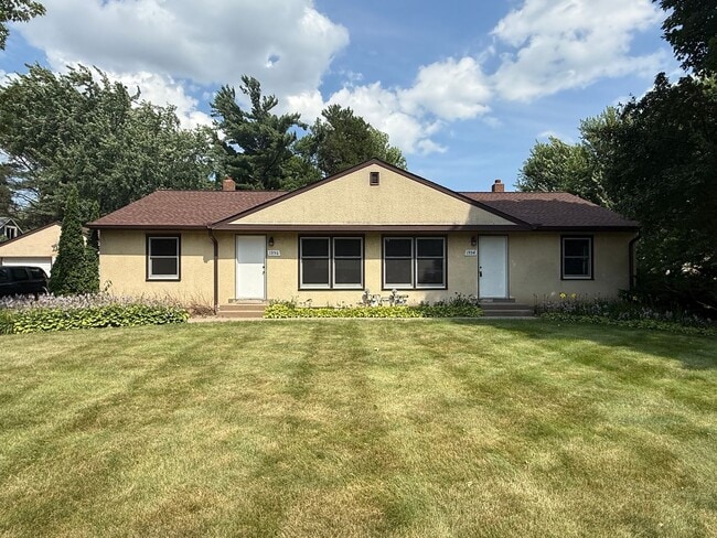 1954-1956 Hazelwood St in Maplewood, MN - Building Photo - Building Photo