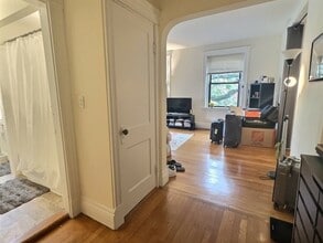 7 Naples Rd, Unit 5 in Brookline, MA - Foto de edificio - Building Photo