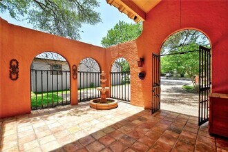 108 Acapulco Dr in Lakeway, TX - Building Photo - Building Photo