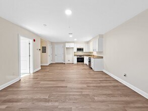 10 Franklin Ave in Revere, MA - Foto de edificio - Building Photo