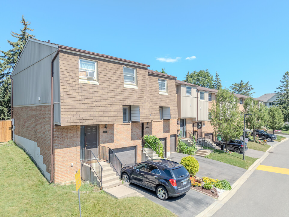 Tecumseh Co-Operative Homes in Mississauga, ON - Building Photo