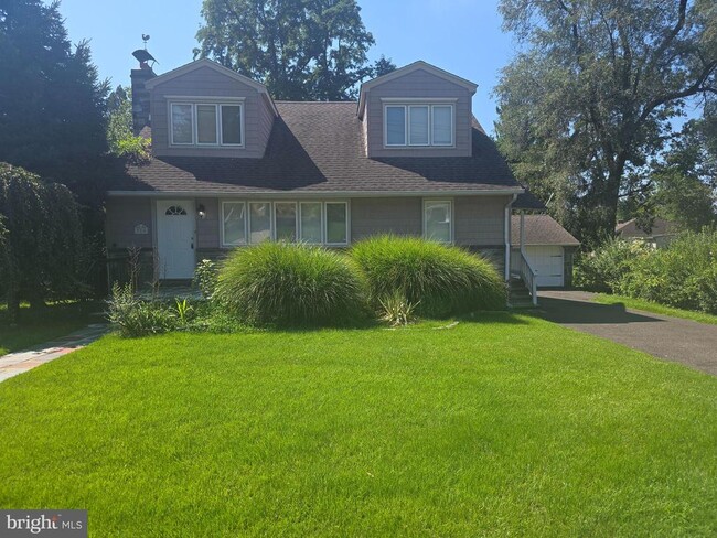 316 Hutchinson Ave