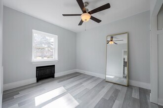 8-8 Wellington St W in Brampton, ON - Building Photo - Building Photo