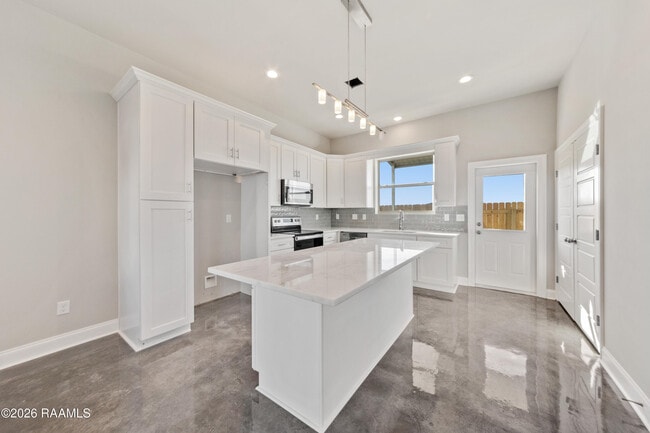 113 Firethorn Dr in Youngsville, LA - Building Photo - Building Photo