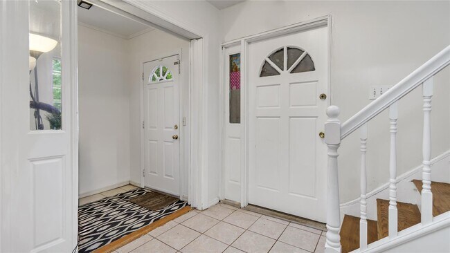 117 Glenwood Rd in Glenwood Landing, NY - Building Photo - Building Photo