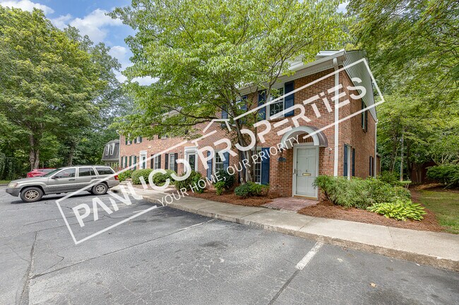 4030 Huntingreen Ln NW in Winston-Salem, NC - Building Photo - Building Photo