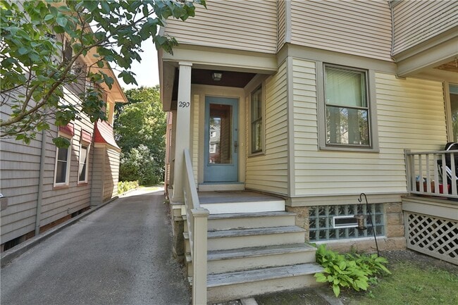 290 Laburnam Crescent in Rochester, NY - Building Photo - Building Photo