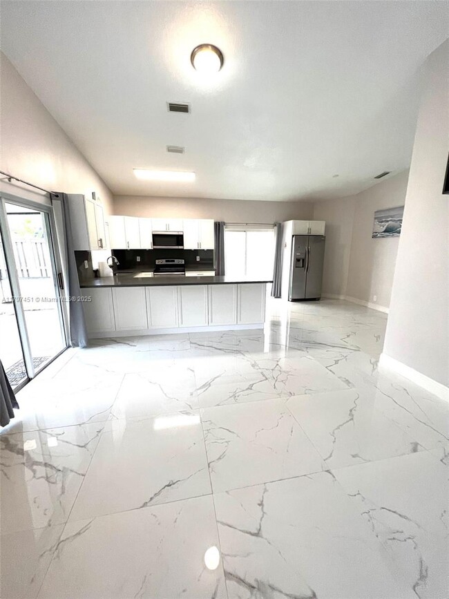 property at 6663 Stratford Dr